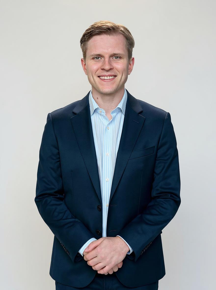 Florian Ploszczyk - Finance